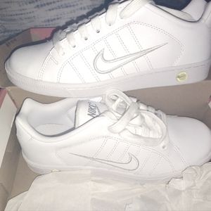 Womens Nike Tennis Shoes